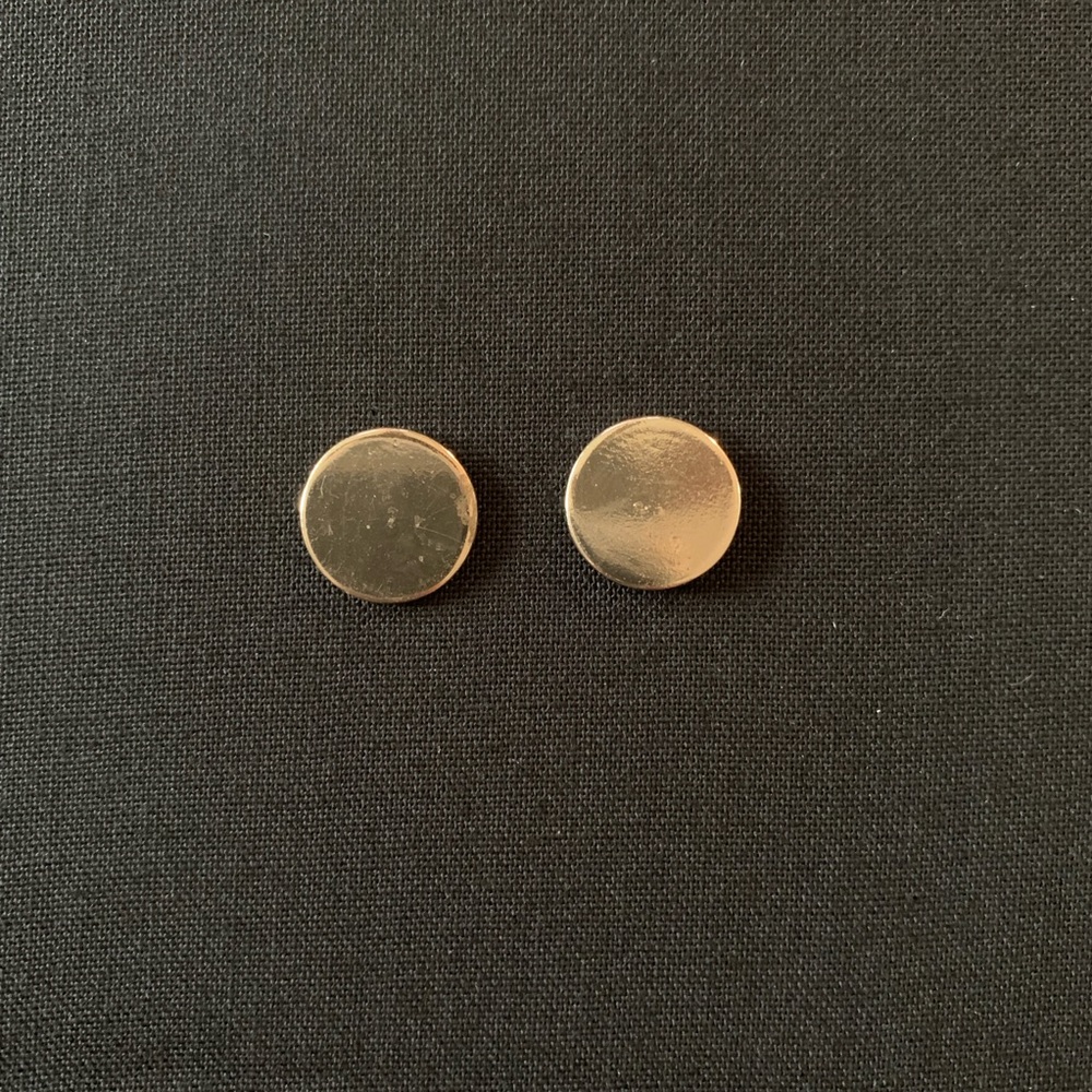 Gold circle earrings
